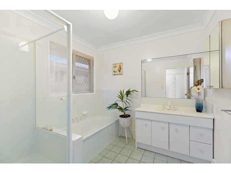 654 Main Road, Wellington Point QLD 4160