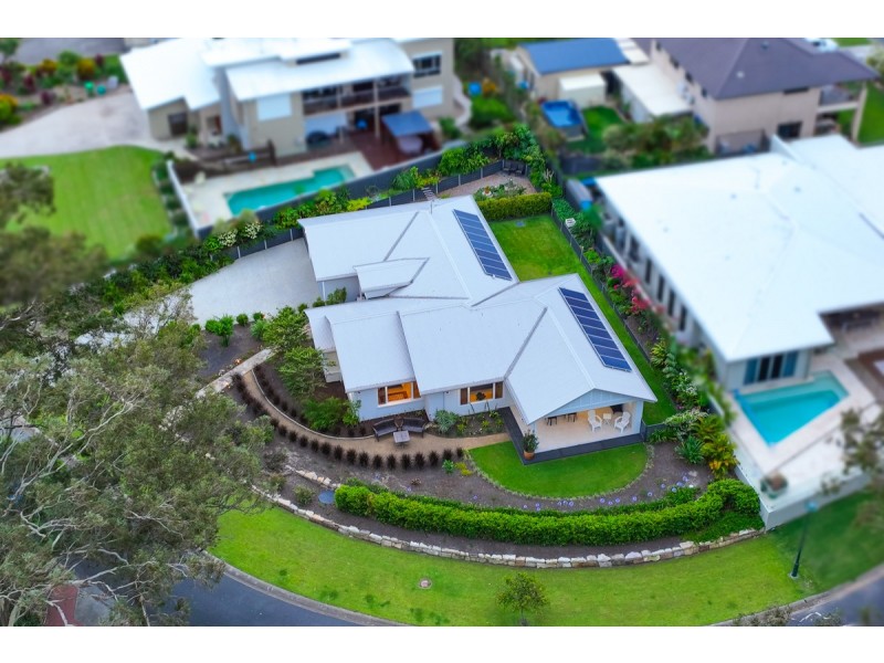 11 Sandy Cove Place, Redland Bay QLD 4165