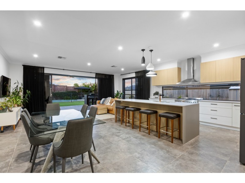 9 Weir Street, Thornlands QLD 4164