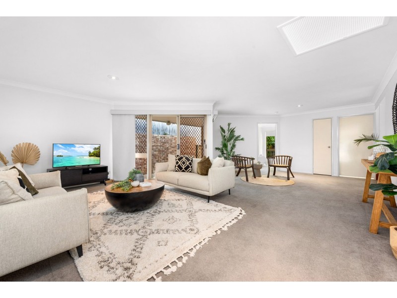 105 Sunset Road, Kenmore QLD 4069