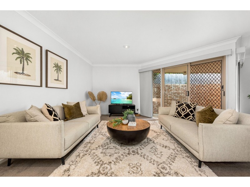105 Sunset Road, Kenmore QLD 4069