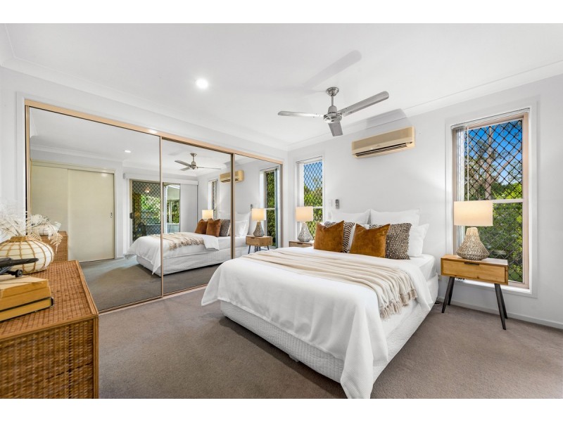 105 Sunset Road, Kenmore QLD 4069