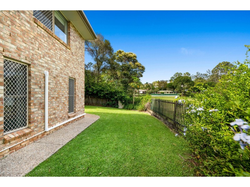 105 Sunset Road, Kenmore QLD 4069