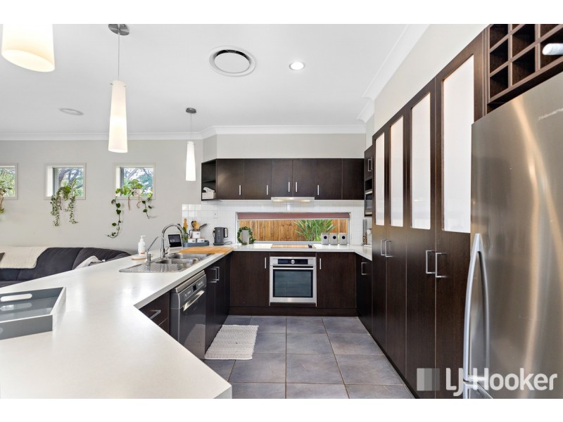 4 Themeda Court, Victoria Point QLD 4165