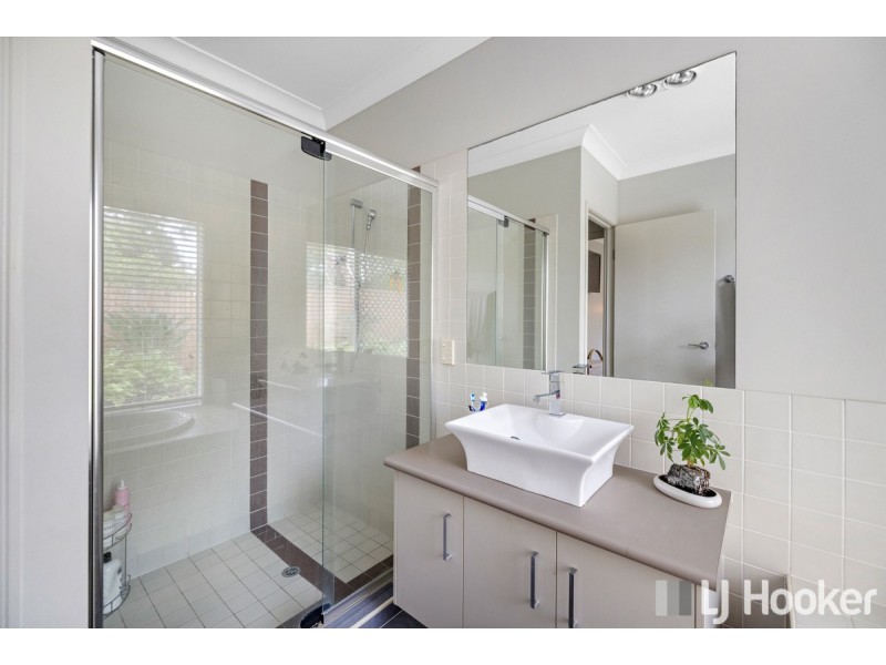 4 Themeda Court, Victoria Point QLD 4165