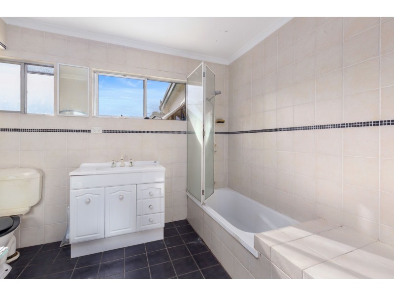 33 Charles Canty Drive, Wellington Point QLD 4160