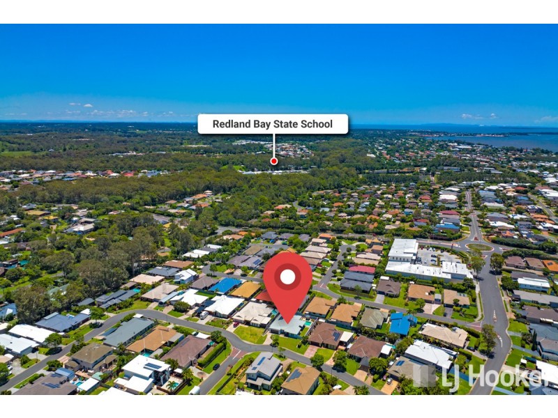 7 Magnetic Place, Redland Bay QLD 4165