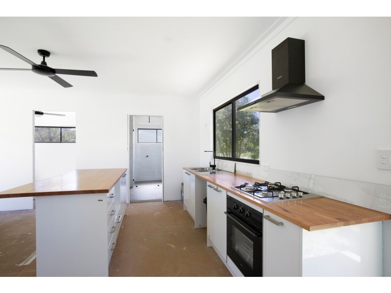 5 Double Bay Street, Macleay Island QLD 4184