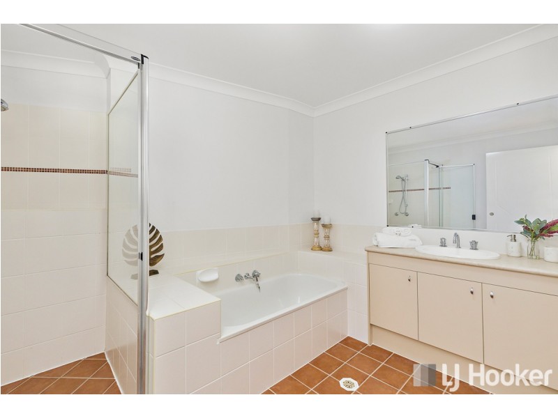 6 Saranah Place, Wellington Point QLD 4160