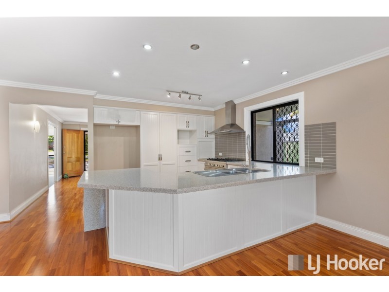 14 Gleneagles Court, Redland Bay QLD 4165