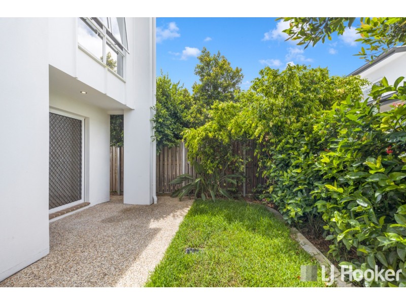 68/57 Charles Canty Drive, Wellington Point QLD 4160