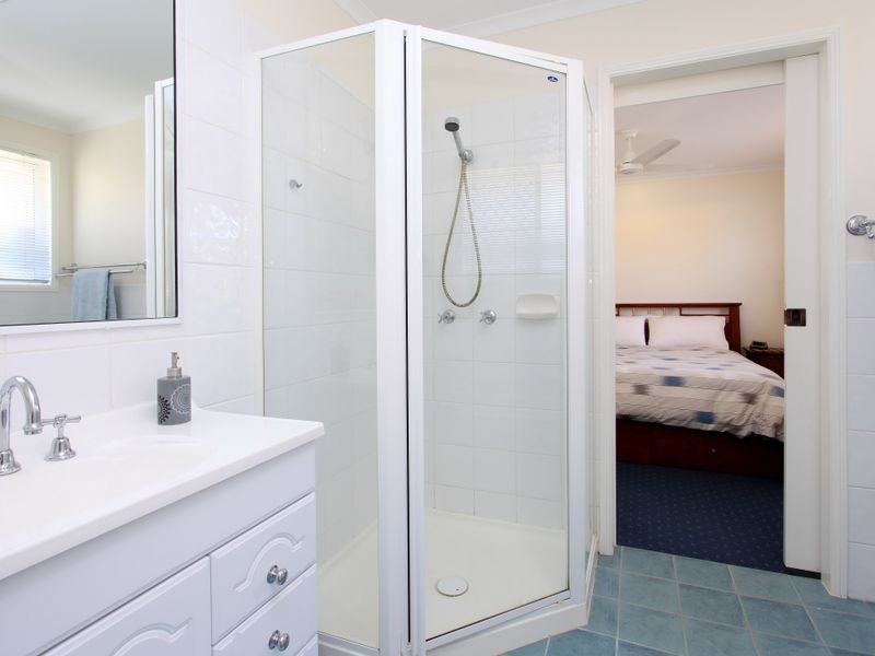 9 Shamrock Street, Ormiston QLD 4160