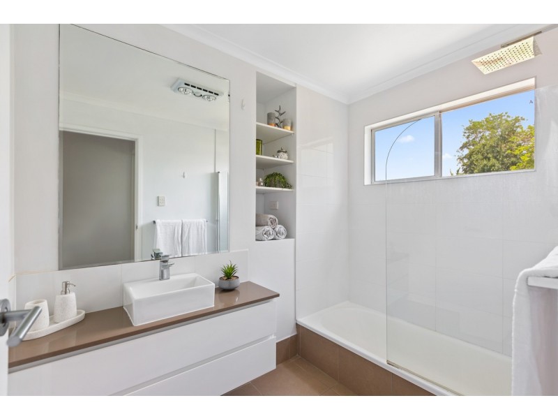 21 Warner Street, Wellington Point QLD 4160