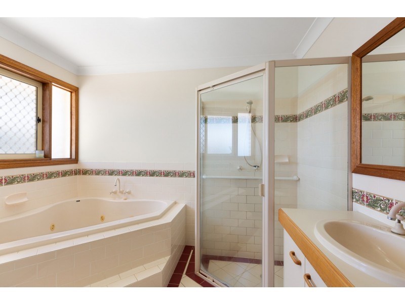 3 Viewfield Street, Redland Bay QLD 4165