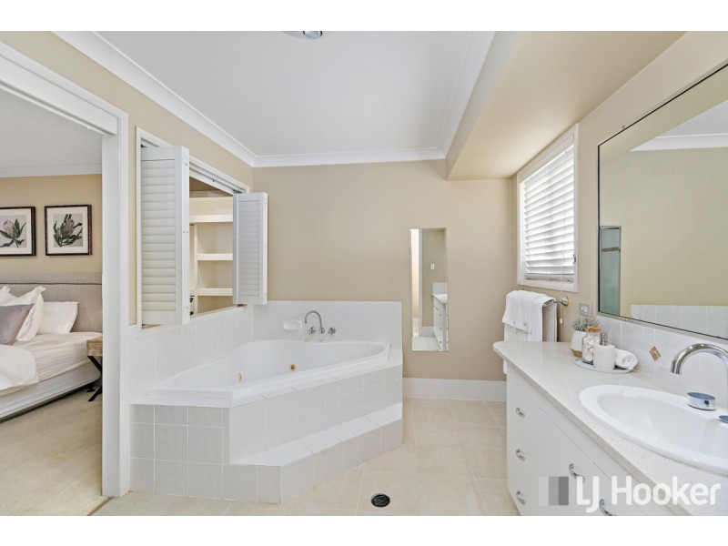 16 Sailfish Court, Birkdale QLD 4159