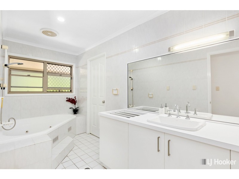 98 Sunshine Drive, Cleveland QLD 4163