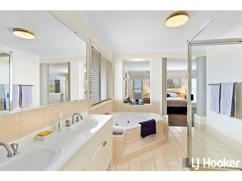 6 Plantation Place, Wellington Point QLD 4160