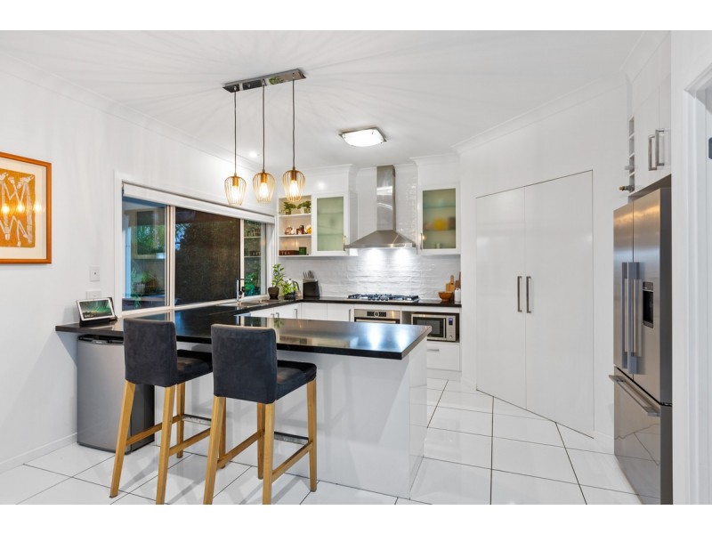 10 Seaspray Street, Thornlands QLD 4164