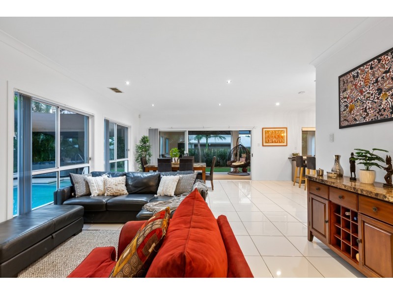 10 Seaspray Street, Thornlands QLD 4164