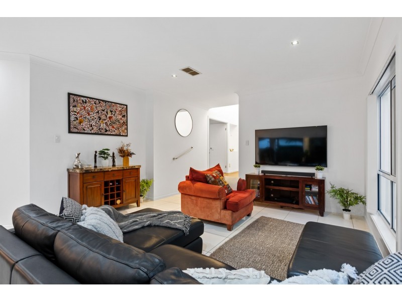 10 Seaspray Street, Thornlands QLD 4164