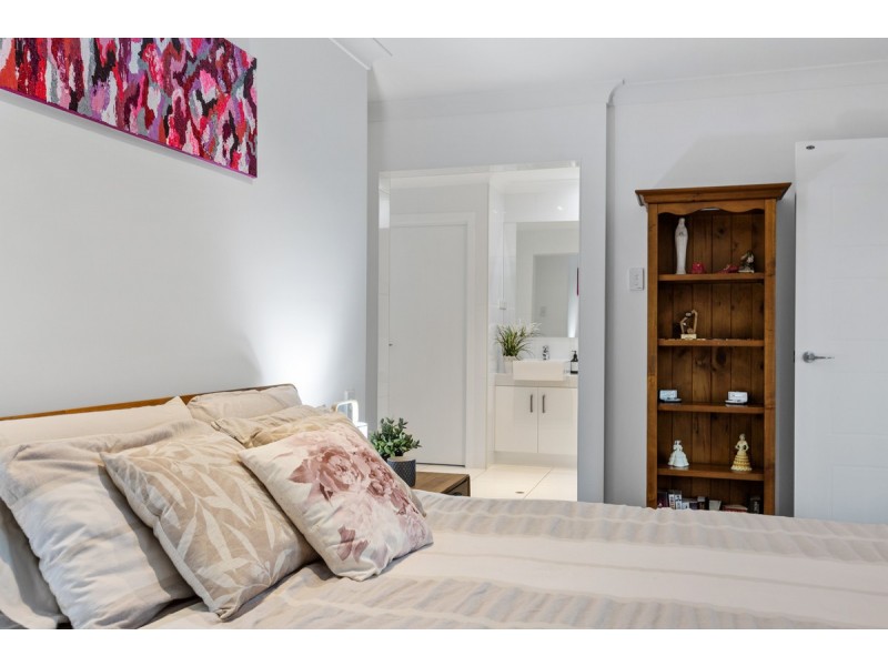 10 Seaspray Street, Thornlands QLD 4164