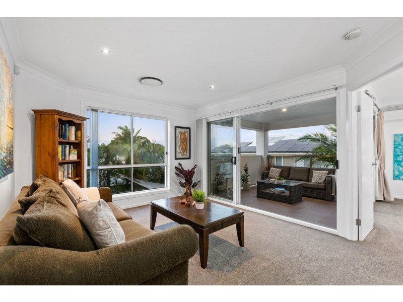 10 Seaspray Street, Thornlands QLD 4164