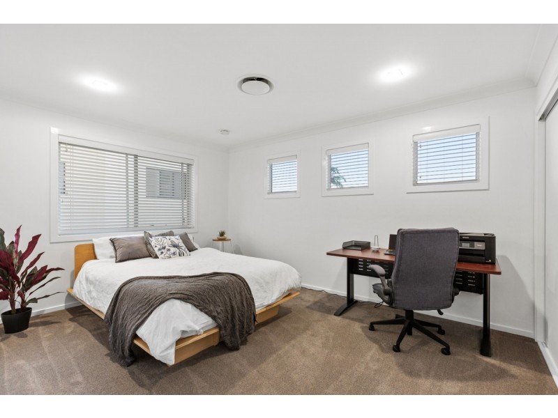 10 Seaspray Street, Thornlands QLD 4164