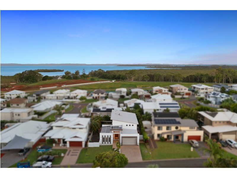 10 Seaspray Street, Thornlands QLD 4164