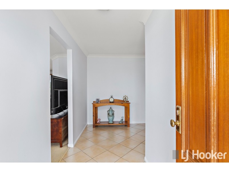 17 Champagne Crescent, Thornlands QLD 4164