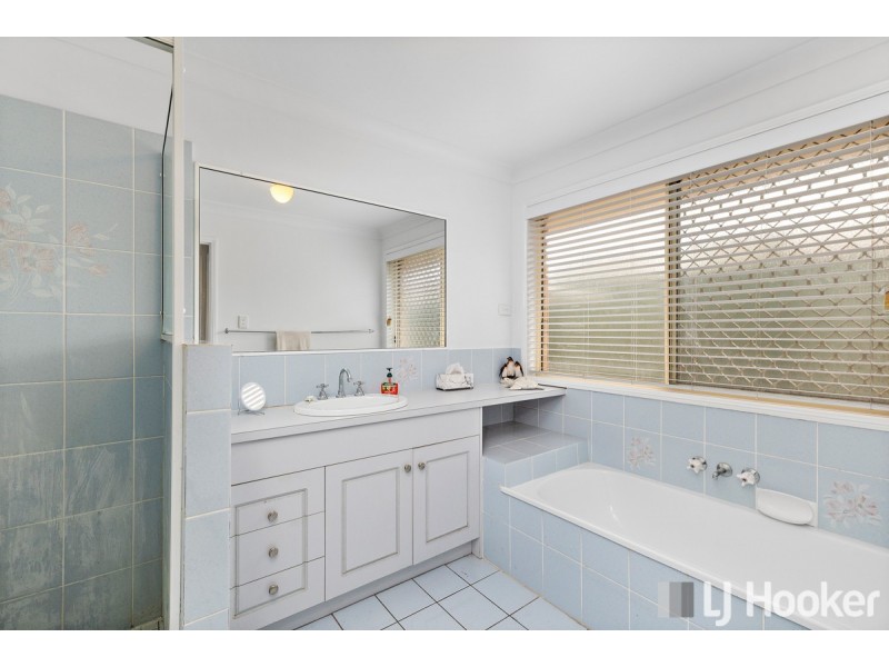 17 Champagne Crescent, Thornlands QLD 4164