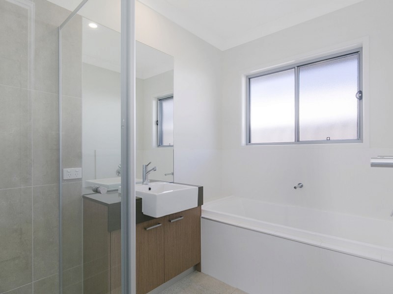 1 Mapleton Crescent, Capalaba QLD 4157