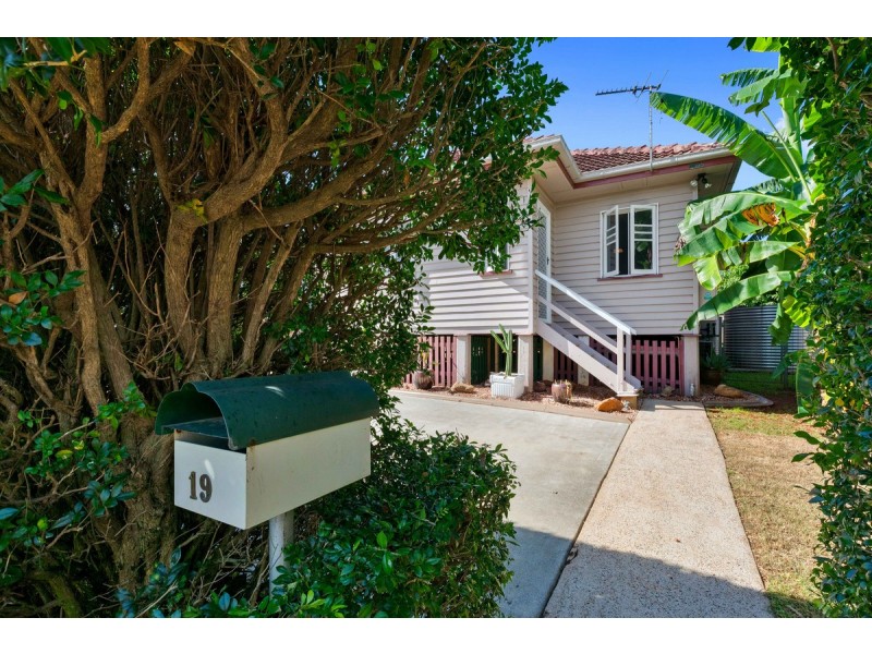 19 MacKenzie Street, Manly West QLD 4179