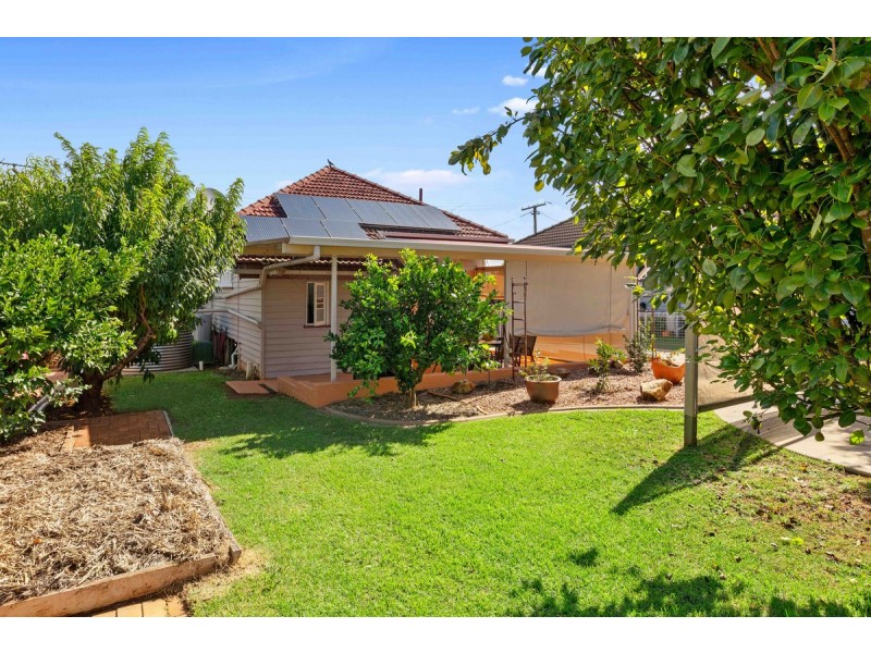 19 MacKenzie Street, Manly West QLD 4179