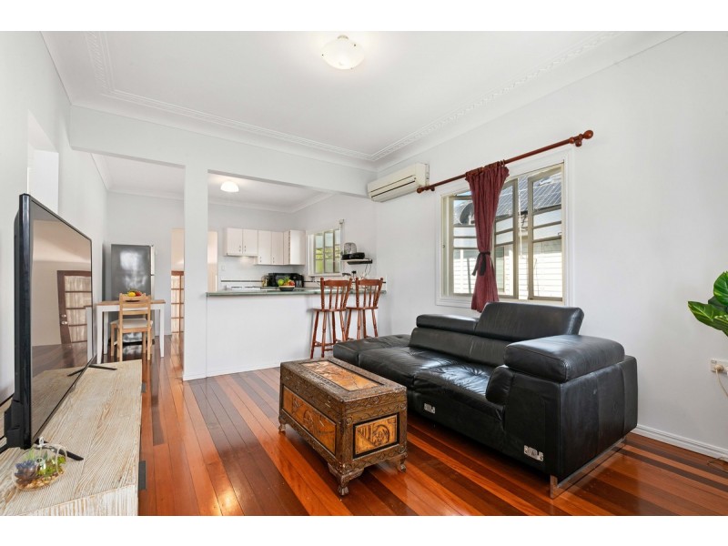 19 MacKenzie Street, Manly West QLD 4179