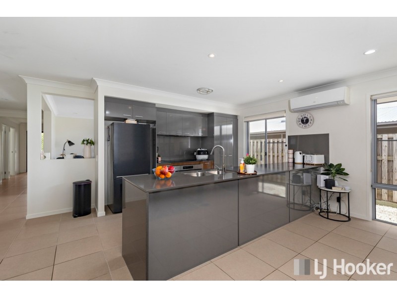 5 Rowe Crescent, Thornlands QLD 4164