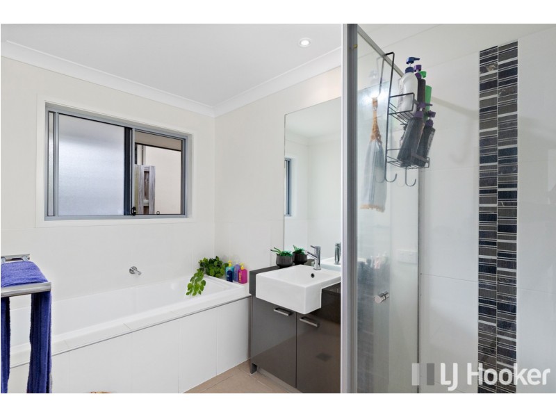 5 Rowe Crescent, Thornlands QLD 4164