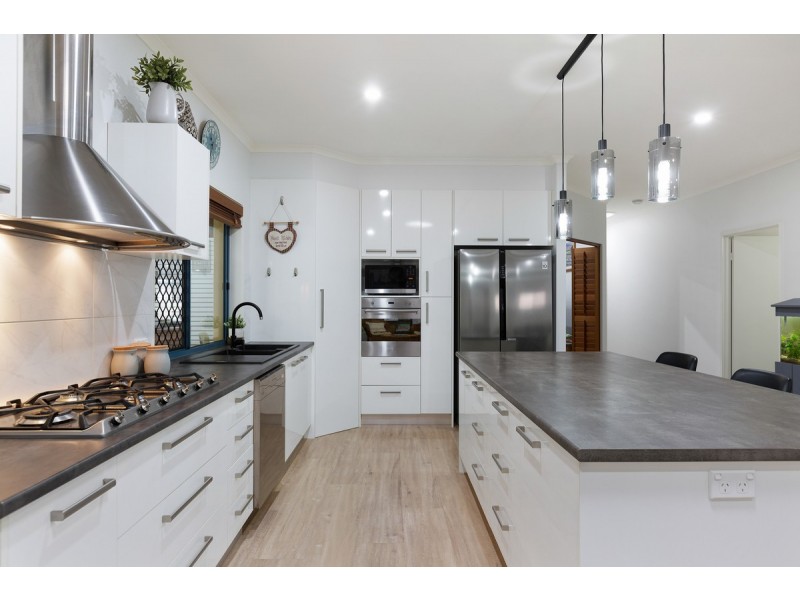 7 Viola Drive, Redland Bay QLD 4165