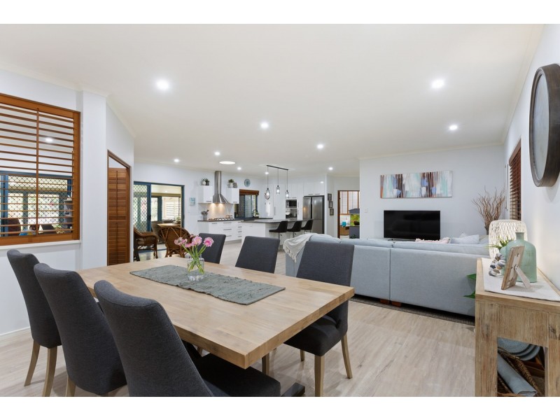 7 Viola Drive, Redland Bay QLD 4165