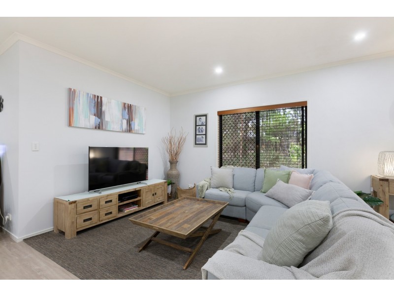 7 Viola Drive, Redland Bay QLD 4165