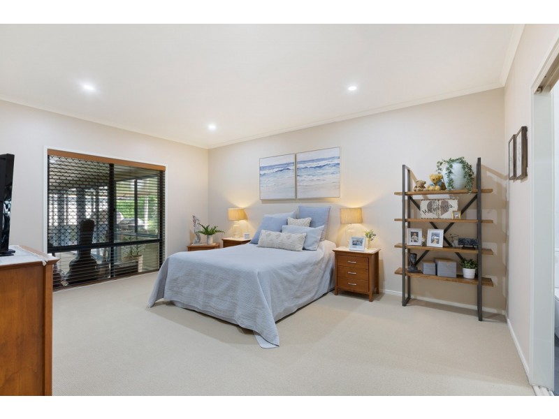 7 Viola Drive, Redland Bay QLD 4165