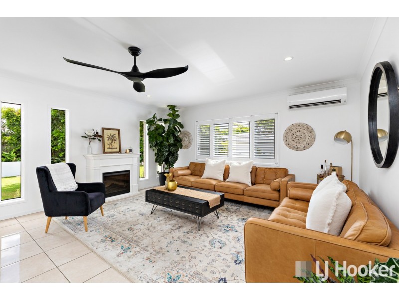 16 Acer Place, Redland Bay QLD 4165