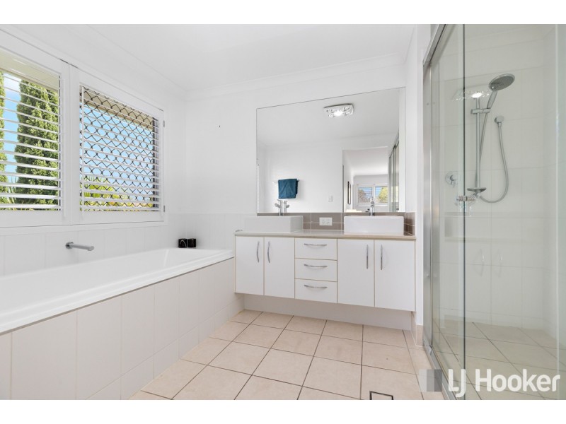16 Acer Place, Redland Bay QLD 4165