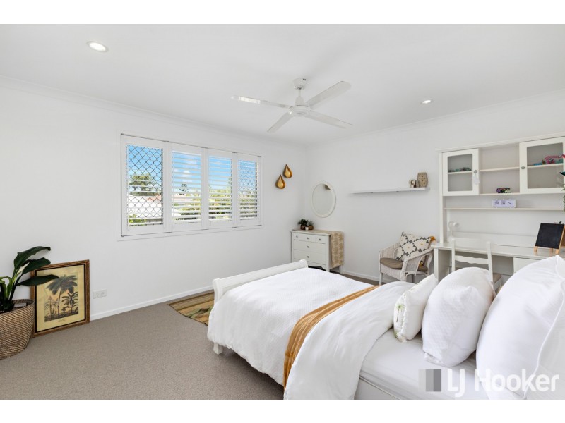 16 Acer Place, Redland Bay QLD 4165