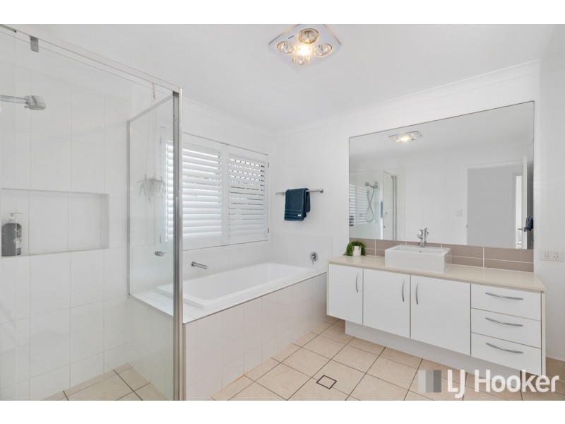16 Acer Place, Redland Bay QLD 4165