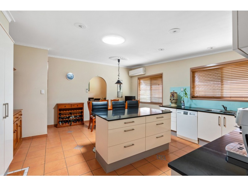 6-8 Hugh Street, Thorneside QLD 4158