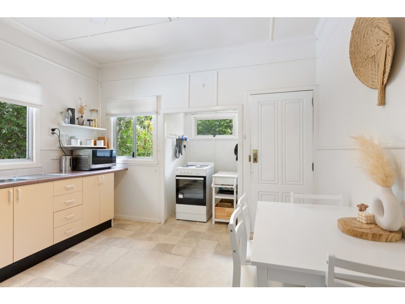 173 Whites Road, Lota QLD 4179
