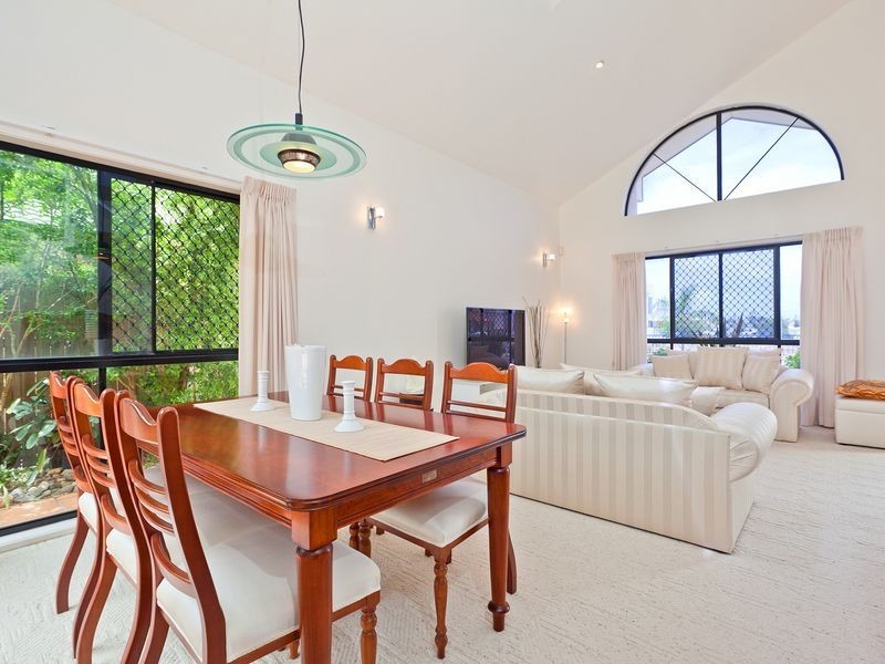 13 Cayman Crescent, Ormiston QLD 4160