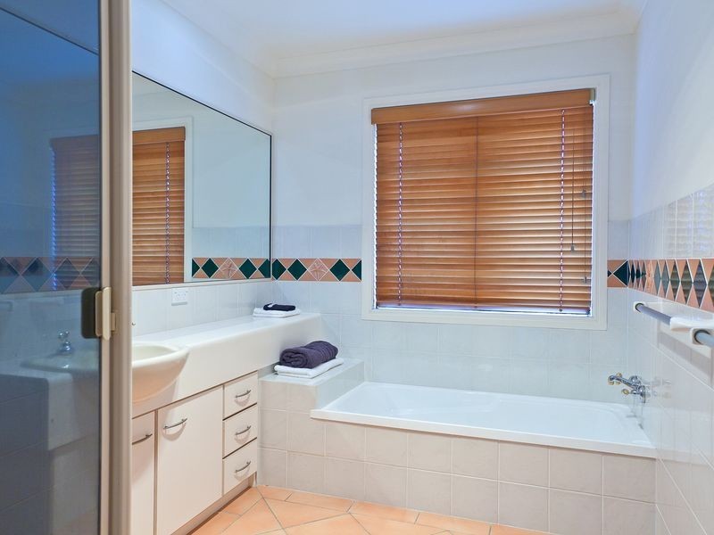 13 Cayman Crescent, Ormiston QLD 4160