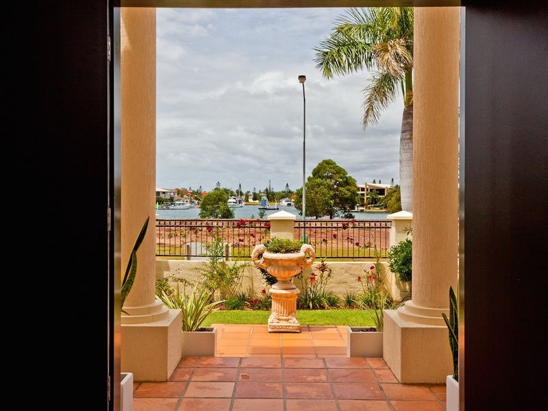 13 Cayman Crescent, Ormiston QLD 4160