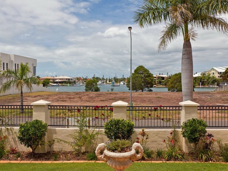 13 Cayman Crescent, Ormiston QLD 4160